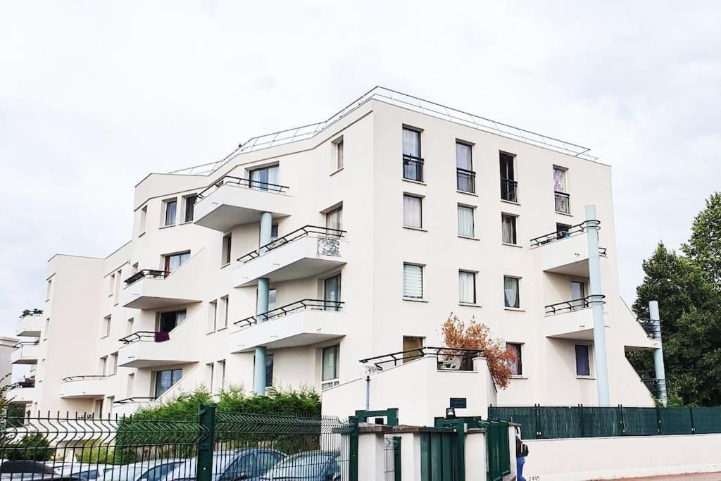 Le Jules Val - Studio Cosy En Residence + Parking + Wi-Fi Evry-Gregy-sur-Yerre Eksteriør bilde